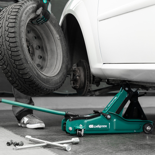 Домкрат гидравлический подкатной, 2 т, 85-330 мм, низкий подхват, в пласт. кейсе Сибртех по ценам производителя в Санкт-Петербурге с доставкой по всей России