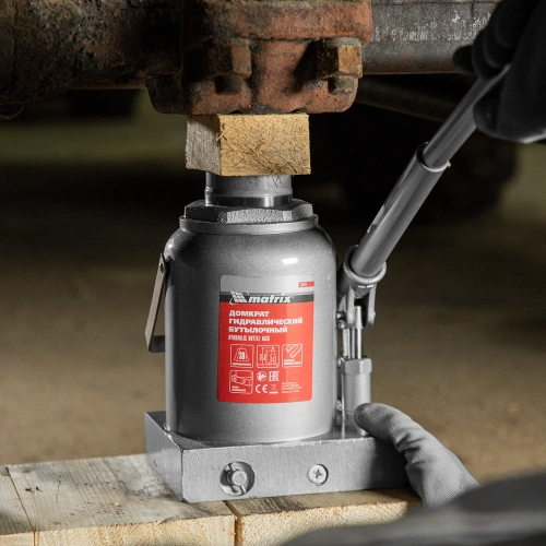 Домкрат гидравлический бутылочный, 30 т, h подъема 244-370 мм Matrix по ценам производителя в Санкт-Петербурге с доставкой по всей России