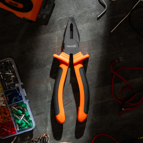 Плоскогубцы комбинированные Comfort, 180 мм, шлифованные, двухкомпонентные рукоятки Sparta купить в Москве с доставкой по всей России | ProtosMarket.ru