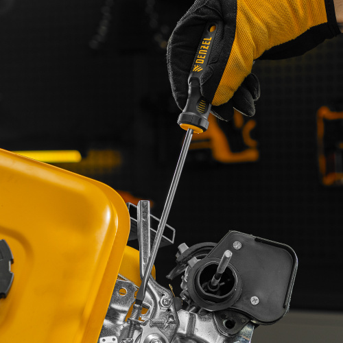 Отвертка SL5x150 мм, CrV, трехкомпонентная рукоятка Denzel по ценам производителя в Санкт-Петербурге с доставкой по всей России