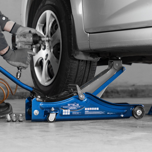 Домкрат гидравлический подкатной, 2 т, Low Profile, 80-380 мм Stels по ценам производителя в Санкт-Петербурге с доставкой по всей России