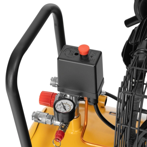 Компрессор воздушный BCV2200/100, ременный привод, 2.2 кВт, 100 литров, 370 л/мин Denzel по ценам производителя в Санкт-Петербурге с доставкой по всей России