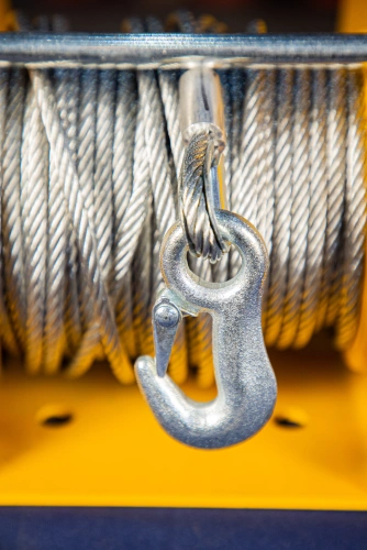 Лебедка ручная барабанная с тросом  500кг   40м с храповым механизмом TOR JHW по ценам производителя в Санкт-Петербурге с доставкой по всей России