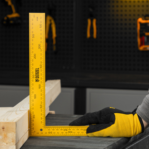 Угольник стальной, 200 х 300 мм Denzel по ценам производителя в Санкт-Петербурге с доставкой по всей России