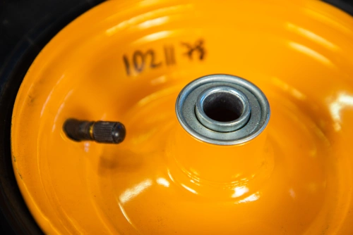 Колесо пневматическое резиновое 330 мм 13x4.00-6 по ценам производителя в Санкт-Петербурге с доставкой по всей России