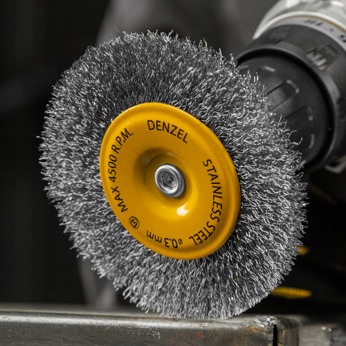 Щетка для дрели 100 мм, Плоская, со шпилькой, нержавеющая витая проволока Denzel по ценам производителя в Санкт-Петербурге с доставкой по всей России