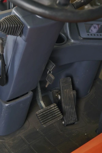 Погрузчик электрический трехопорный TOR 2,0 т 3,5 м CPD20SA-20 сайдшифт по ценам производителя в Санкт-Петербурге с доставкой по всей России