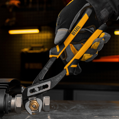 Набор инструментов, 1/2", 1/4", CrV, S2, пластиковый кейс, 64 предмета Denzel по ценам производителя в Санкт-Петербурге с доставкой по всей России