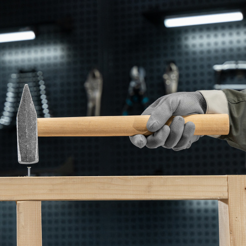 Молоток слесарный, 800 г, квадратный боек, деревянная рукоятка купить в Москве с доставкой по всей России | ProtosMarket.ru