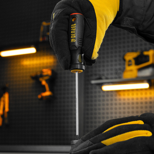 Отвертка, PH0х100 мм, S2, 3к рукоятка Denzel по ценам производителя в Санкт-Петербурге с доставкой по всей России