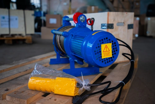 Лебедка электрическая  500 кг 100 м с канатом 220 В TOR KCD по ценам производителя в Санкт-Петербурге с доставкой по всей России