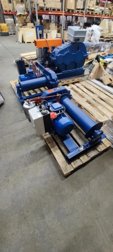 Лебедка монтажная У5120.60 г/п 630 кг Н-130 м (без каната) по ценам производителя в Санкт-Петербурге с доставкой по всей России