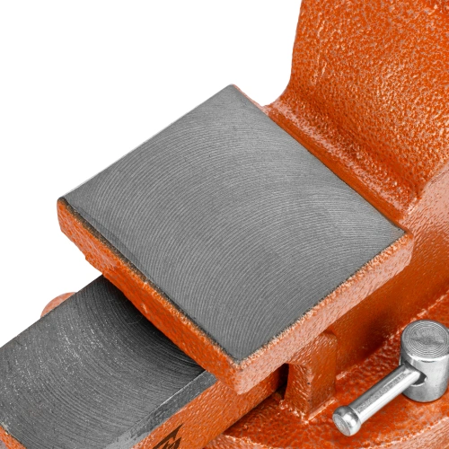 Тиски слесарные, 125 мм, поворотные, с наковальней Sparta купить в Москве с доставкой по всей России | ProtosMarket.ru