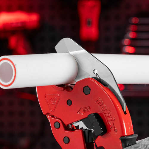 Ножницы для резки изделий из ПВХ, D до 42 мм, обрезиненная опорная рукоятка, порошковое покрытие рукояток Matrix купить в Москве с доставкой по всей России | ProtosMarket.ru