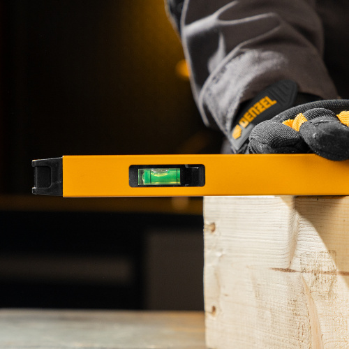 Уровень алюминиевый, магнит., фрезерованный, 3 глазка (1 зеркал.) 0,5 мм/м, 400 мм Denzel по ценам производителя в Санкт-Петербурге с доставкой по всей России