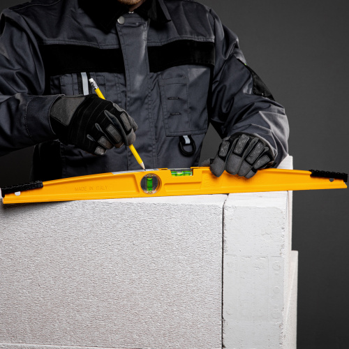 Уровень литой, 600 мм, 2 глазка, ударные площадки Denzel купить в Москве с доставкой по всей России | ProtosMarket.ru