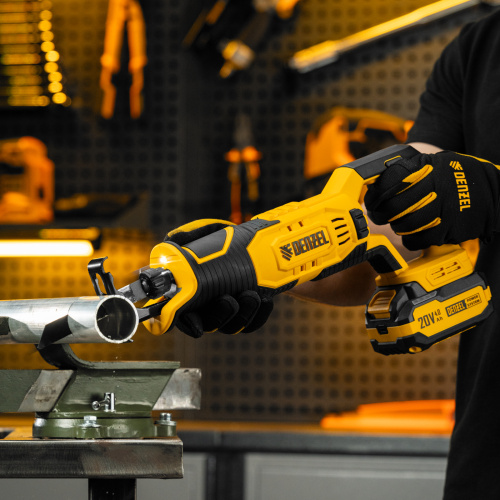 Пила сабельная аккумуляторная RS-180, Li-Ion, 20 В Denzel по ценам производителя в Санкт-Петербурге с доставкой по всей России