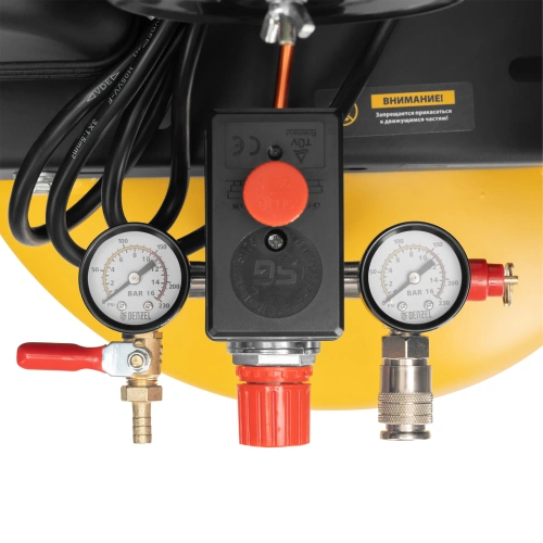 Компрессор воздушный BCV2200/100V, ременный привод , 2.3 кВт, 100 литров, 440 л/мин Denzel по ценам производителя в Санкт-Петербурге с доставкой по всей России