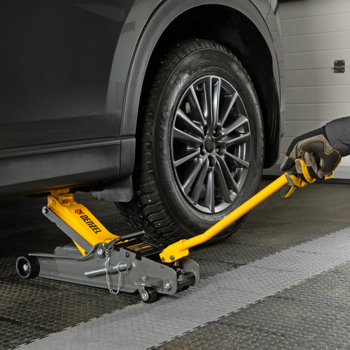 Домкрат гидравлический подкатной с фиксатором, 2,5 т, 85-385 мм Denzel по ценам производителя в Санкт-Петербурге с доставкой по всей России